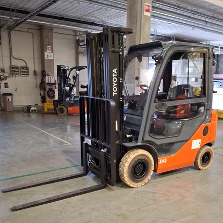 Газовий навантажувач Toyota 02-8FGF15